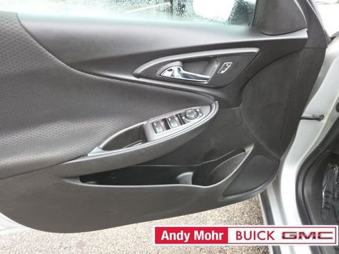 Used 2018 Chevrolet Malibu LT image 25