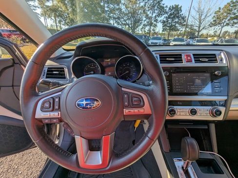 Used 2017 Subaru Outback 2.5i Premium image 13