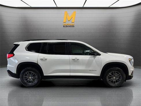 Used 2025 GMC Acadia Elevation image 2