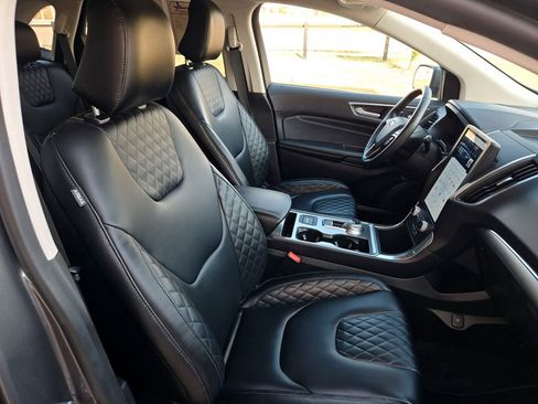 Used 2024 Ford Edge Titanium image 28