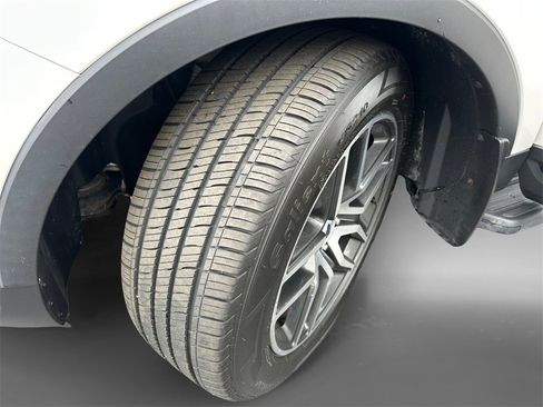 Used 2018 Ford Explorer Sport image 9