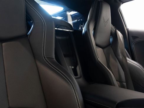 Used 2025 Chevrolet Corvette Stingray Preferred Cpe w/ 2LT image 21