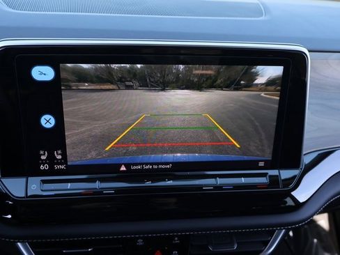 Certified 2024 Volkswagen Atlas SE image 25