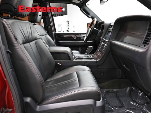 Used 2016 Lincoln Navigator Reserve AWD/4WD image 23