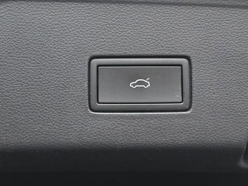 Used 2022 Volkswagen Atlas Cross Sport SEL Premium R-Line image 37