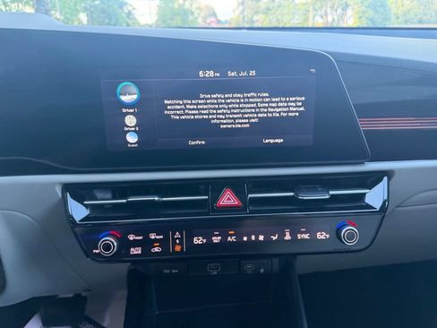 Certified 2023 Kia Niro Wind w/ Wind Preserve Package FWD image 14