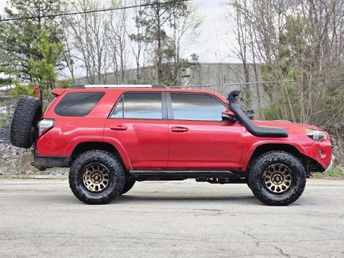 Used 2016 Toyota 4Runner Trail Premium AWD/4WD image 9