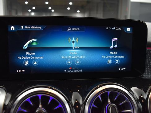 Used 2022 Mercedes-Benz GLB 250 4MATIC image 8