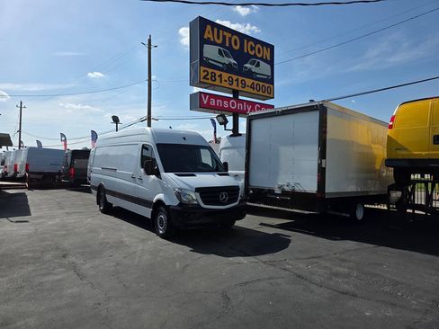 Used 2016 Mercedes-Benz Sprinter 3500 image 25