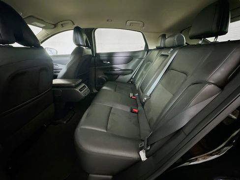 Used 2025 Nissan Ariya FWD image 29