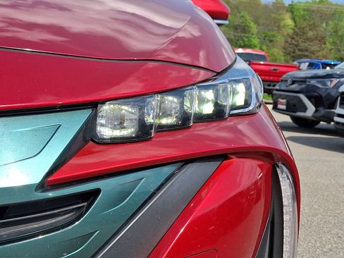 Used 2018 Toyota Prius Prime Plus FWD image 11