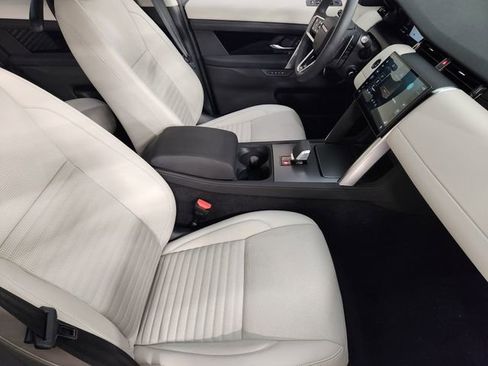 Used 2025 Land Rover Discovery Sport S image 3