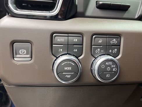 New 2026 GMC Sierra 2500 Denali w/ Denali Reserve Package image 12