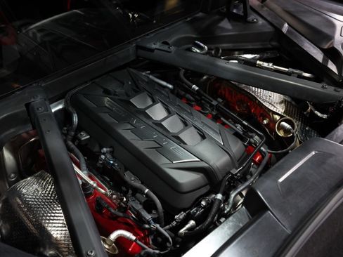 Used 2023 Chevrolet Corvette Stingray Preferred Cpe w/ Z51 Performance Package RWD image 15