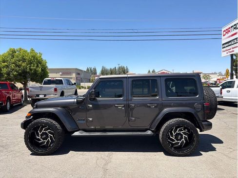 Used 2021 Jeep Wrangler Unlimited Sahara AWD/4WD image 17