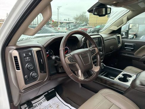 Used 2016 GMC Sierra 2500 Denali w/ Duramax Plus Package image 32