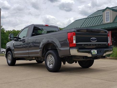 Used 2018 Ford F250 XL w/ Power Equipment Group RWD image 3