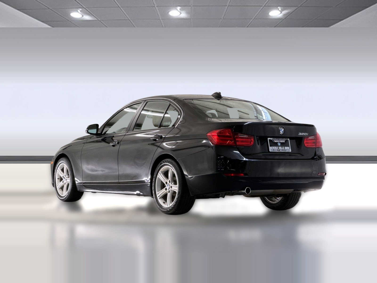 Used 2013 BMW 320i Sedan RWD image 3