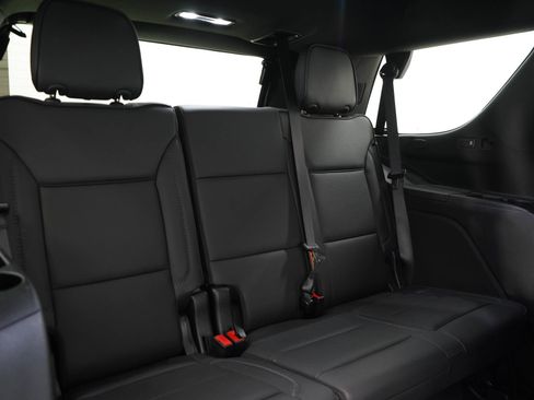 Used 2025 GMC Yukon Denali w/ Sun & Power Step Package AWD/4WD image 15