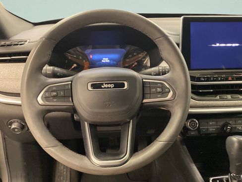 Used 2023 Jeep Compass Latitude AWD/4WD image 22