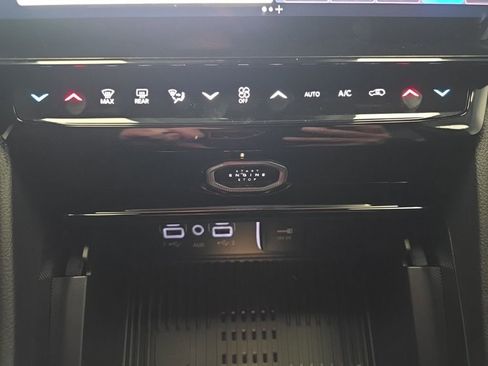 New 2026 Jeep Grand Cherokee Altitude image 25