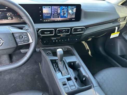 New 2026 Nissan Sentra SR w/ SR Premium Package FWD image 28