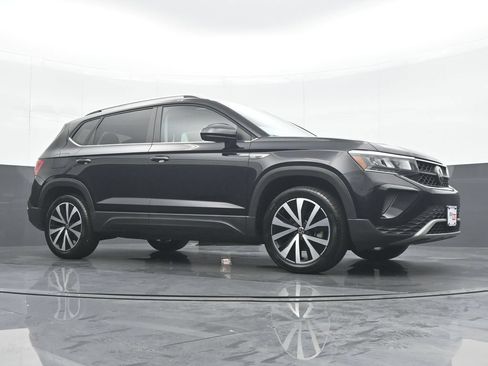 Used 2022 Volkswagen Taos SE AWD/4WD image 32