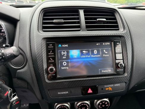 Used 2020 Mitsubishi Outlander Sport SE AWD/4WD image 32