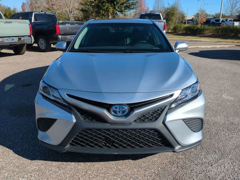 Certified 2020 Toyota Camry SE image 9