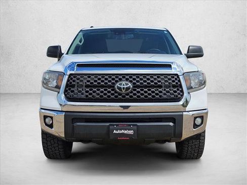 Used 2018 Toyota Tundra SR5 w/ SR5 Upgrade Package AWD/4WD image 2