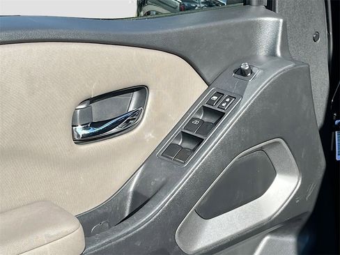 Used 2022 Nissan Frontier SV image 17