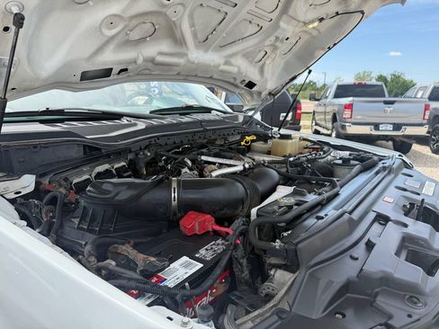 Used 2018 Ford F550 4x4 Regular Cab Super Duty image 26