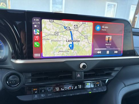 Used 2024 Toyota Crown Limited image 14