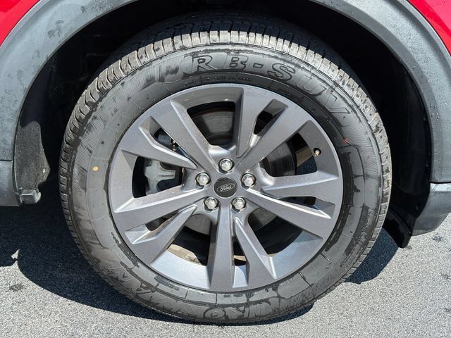 Used 2022 Ford Explorer XLT w/ Equipment Group 202A AWD/4WD image 31