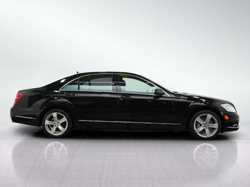 Used 2011 Mercedes-Benz S 550 4MATIC image 6