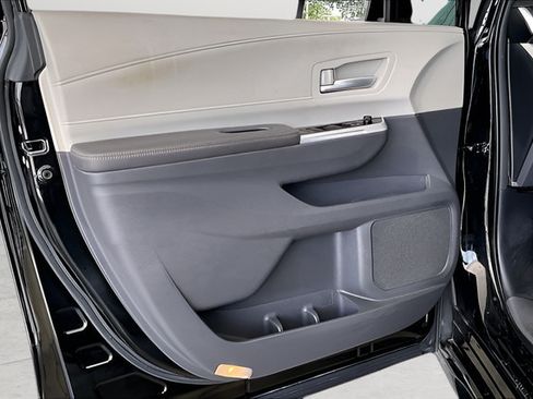 Used 2021 Toyota Sienna XLE FWD image 17