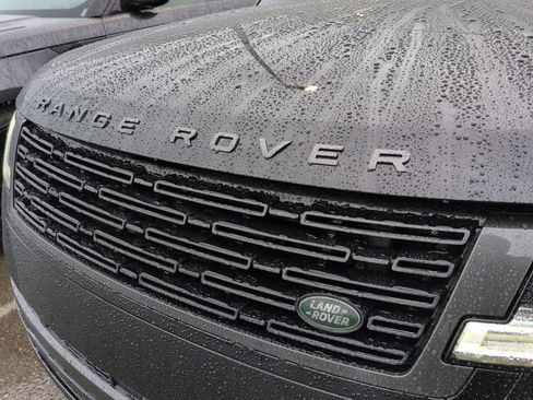 New 2026 Land Rover Range Rover Long Wheelbase SE image 12
