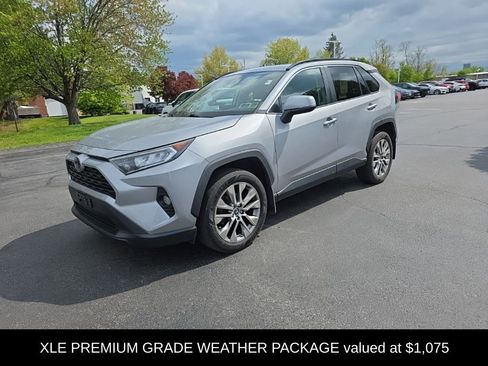 Used 2021 Toyota RAV4 XLE Premium AWD/4WD image 4