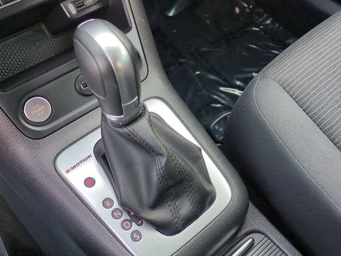 Used 2017 Volkswagen Tiguan Limited image 29