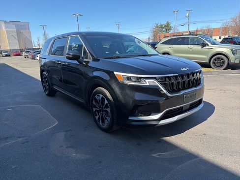 Certified 2024 Kia Carnival EX image 4