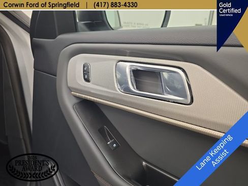 Used 2026 Ford Explorer Active AWD/4WD image 11