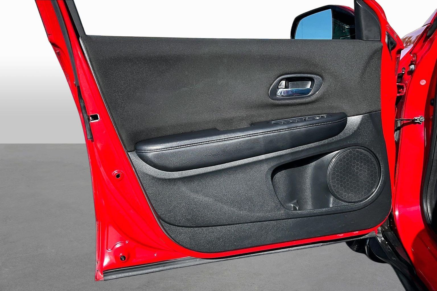 Used 2016 Honda HR-V LX image 17
