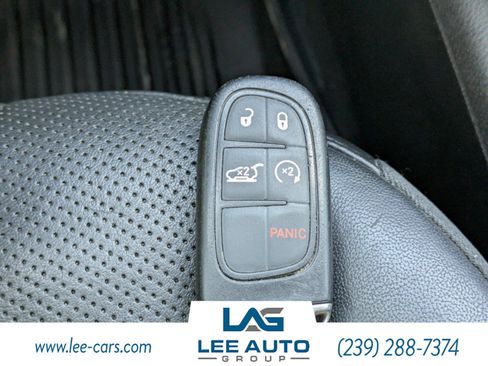 Used 2019 Jeep Cherokee Limited image 29