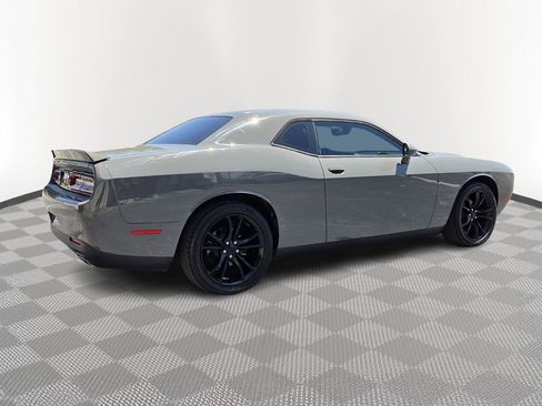 Used 2019 Dodge Challenger SXT RWD image 6