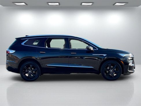 Used 2024 Buick Enclave Essence w/ Sport Touring Edition image 7