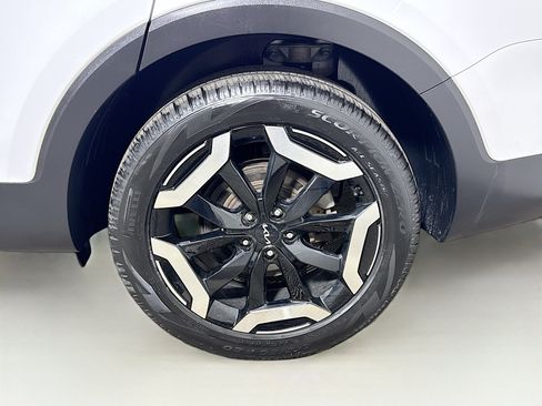 Used 2024 Kia Telluride EX w/ EX Captain's Chair Package AWD/4WD image 28