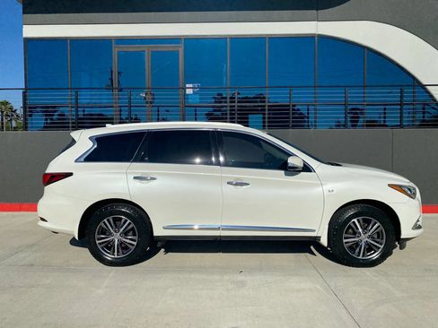 Used 2019 INFINITI QX60 Luxe w/ Essential Package AWD/4WD image 12