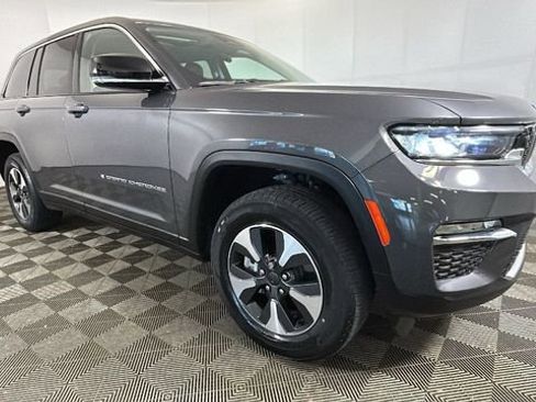 Used 2022 Jeep Grand Cherokee Limited 4xe AWD/4WD image 2