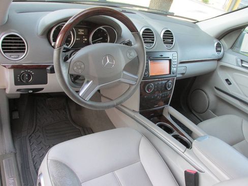 Used 2011 Mercedes-Benz GL 450 4MATIC image 9