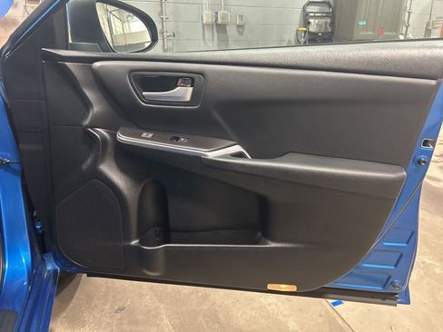 Used 2017 Toyota Camry SE image 21